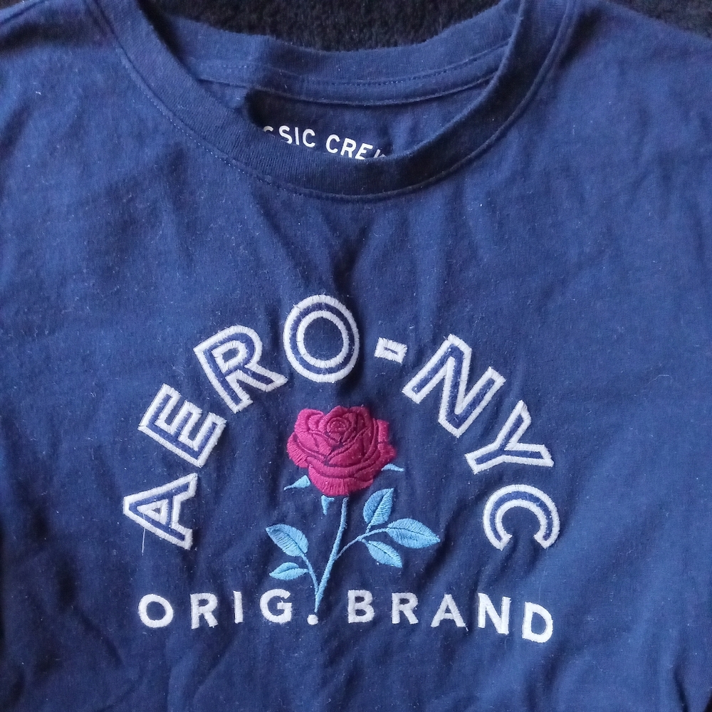 Aero-NYC Juniors' Navy T-Shirt with Rose Embroidery